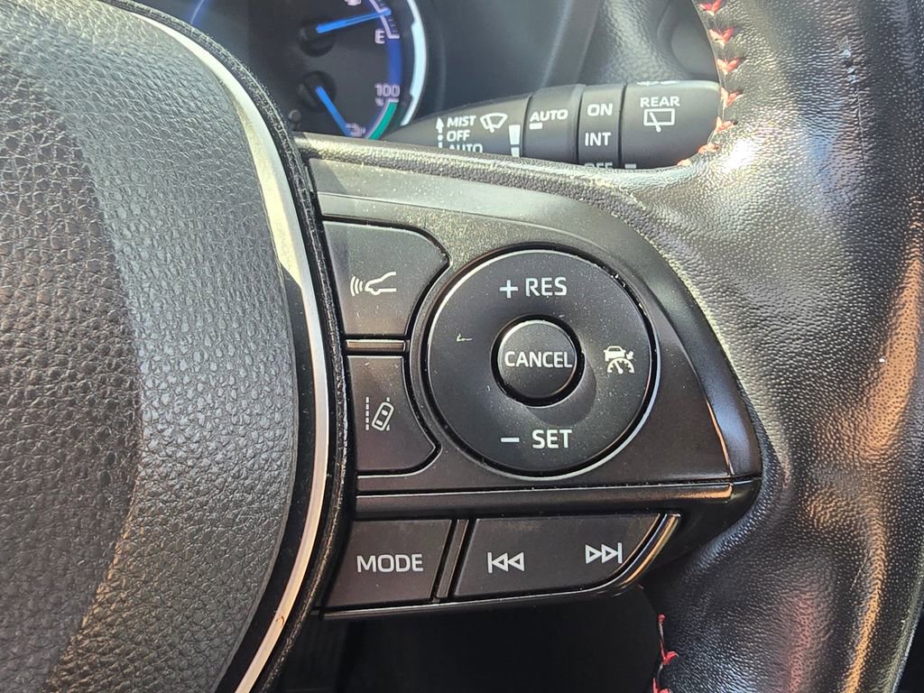 Used 2021 Toyota RAV4 SE w/ Weather & Moonroof Package AWD/4WD image 20