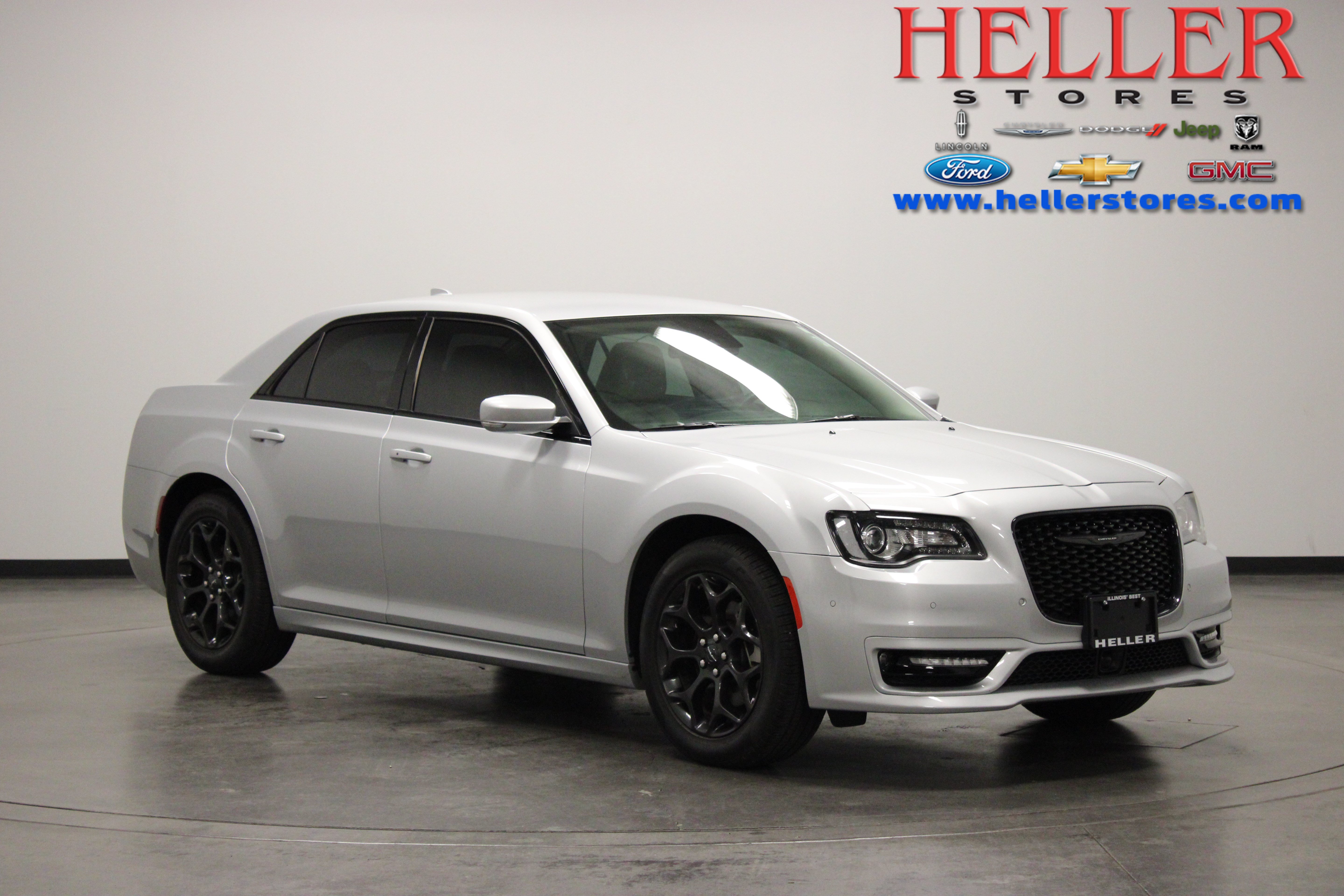 Used 2022 Chrysler 300 Touring L w/ Safetytec Plus Group AWD/4WD image 1