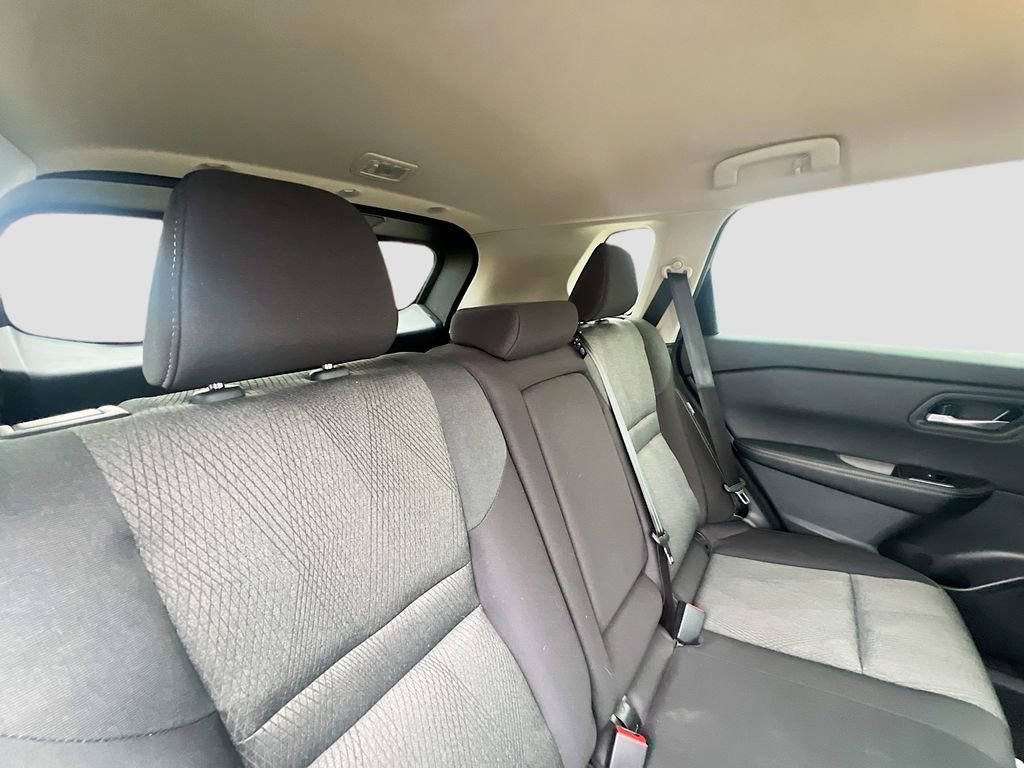 Used 2025 Nissan Rogue SV image 26