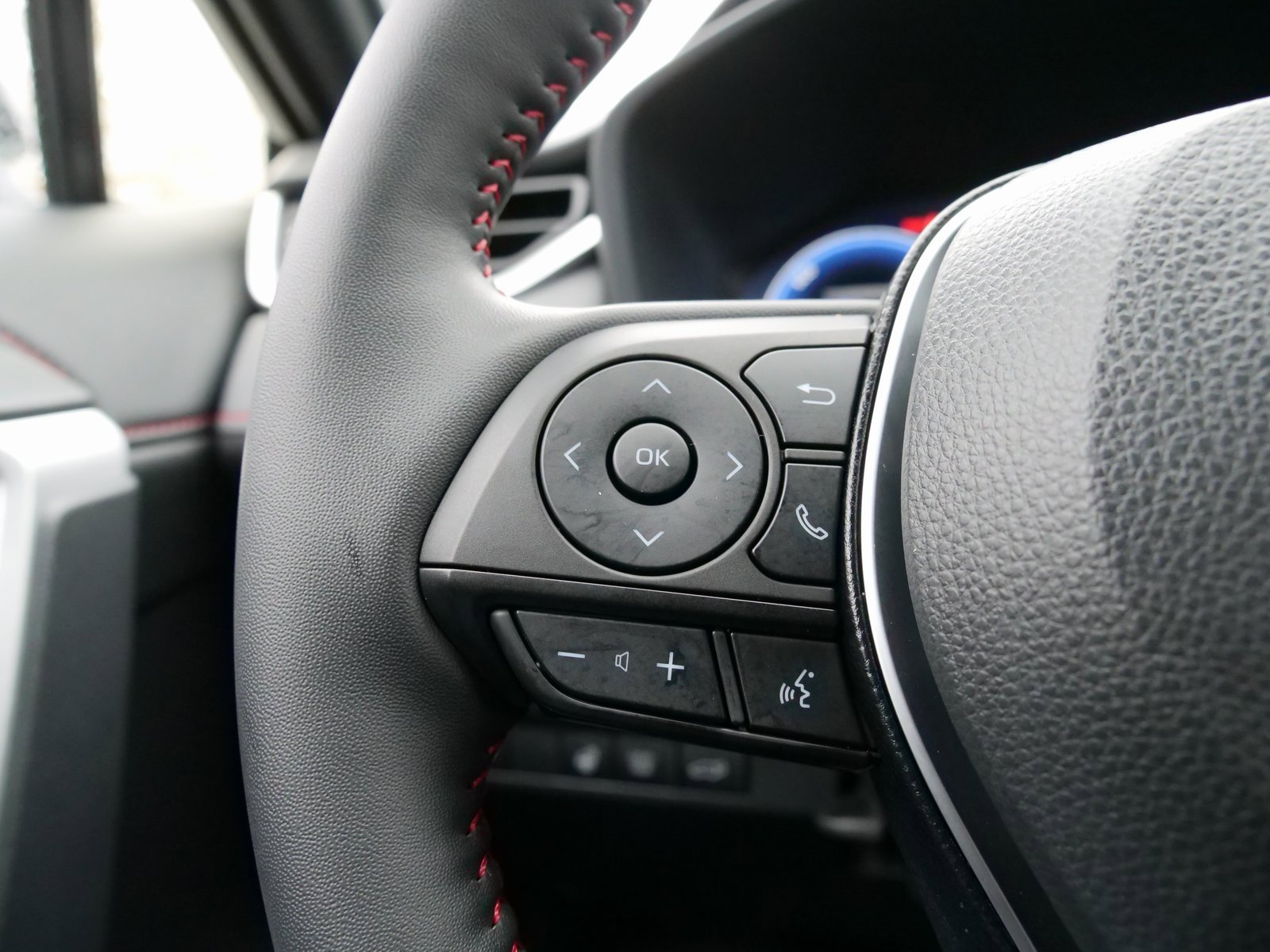 Used 2025 Toyota RAV4 XSE image 23