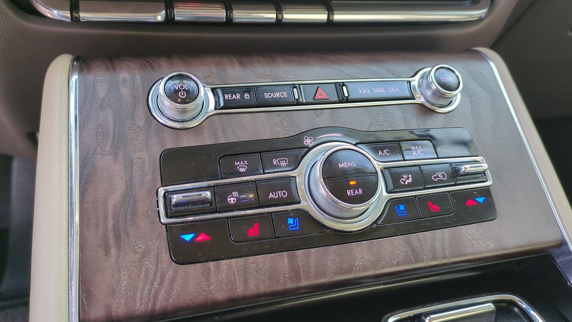 Used 2021 Lincoln Aviator Reserve w/ Equipment Group 202A image 27