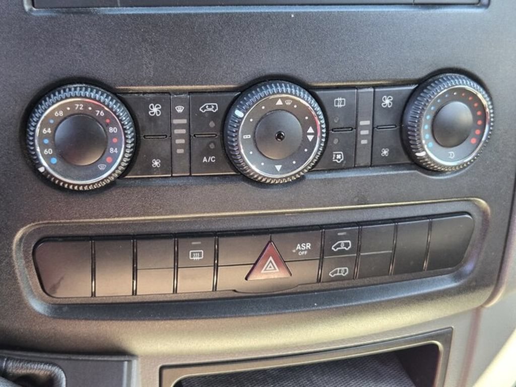 Used 2016 Mercedes-Benz Sprinter 2500 image 9