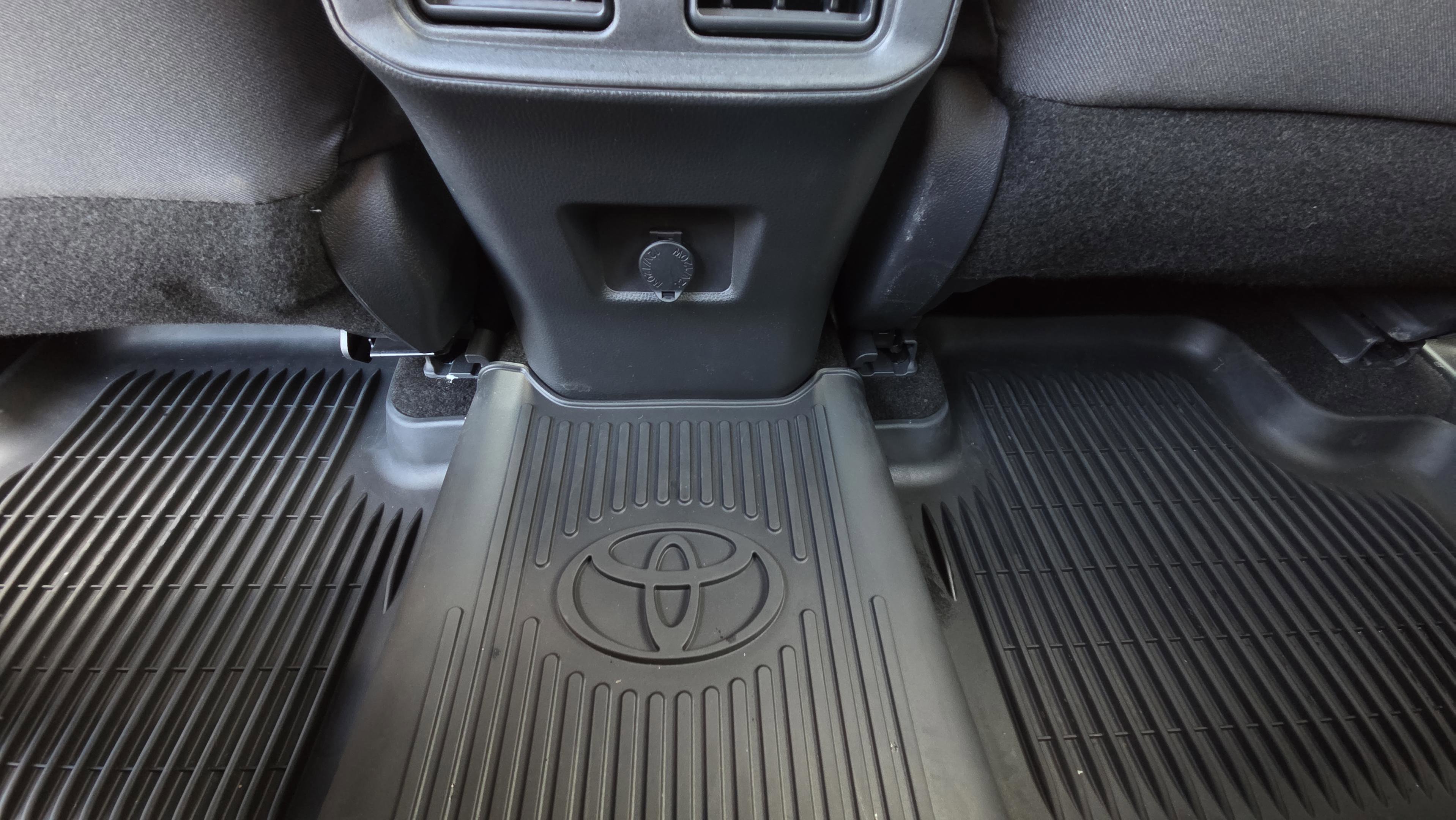 Certified 2025 Toyota RAV4 LE FWD image 12