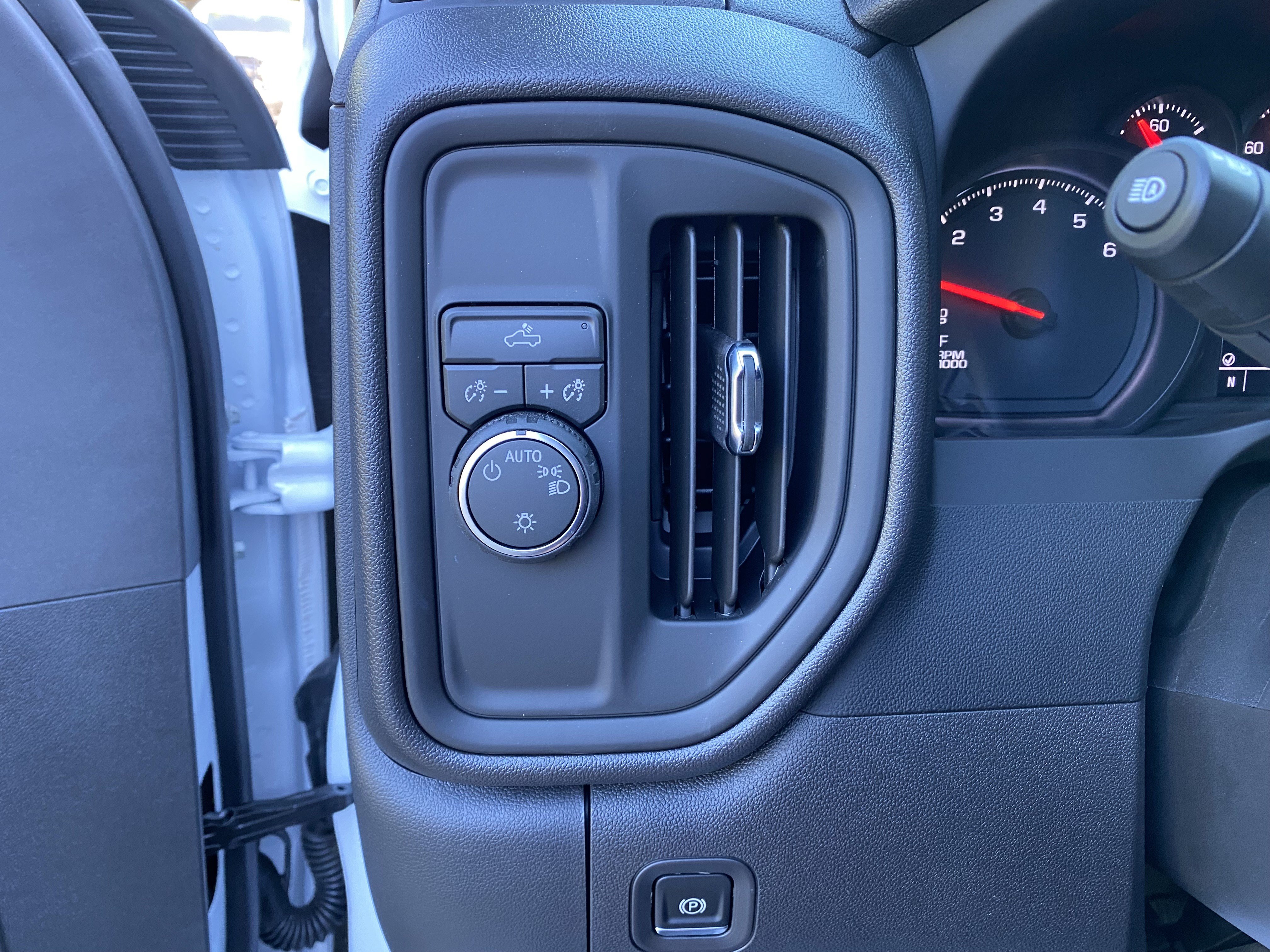 Used 2026 Chevrolet Silverado 1500 W/T w/ WT Value Package RWD image 18