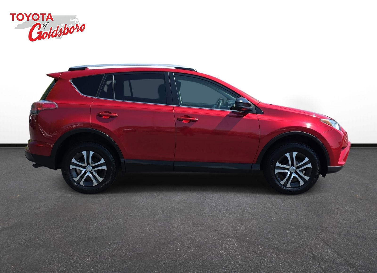 Used 2016 Toyota RAV4 LE image 4