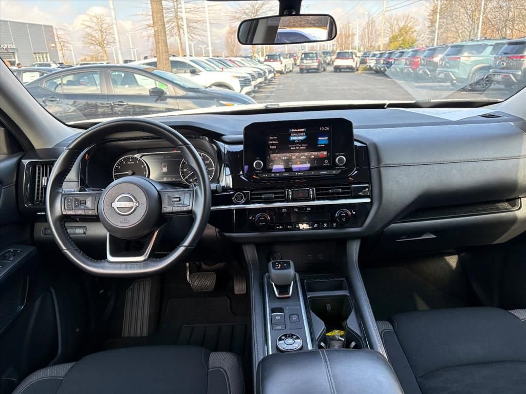 Certified 2024 Nissan Pathfinder SV image 6