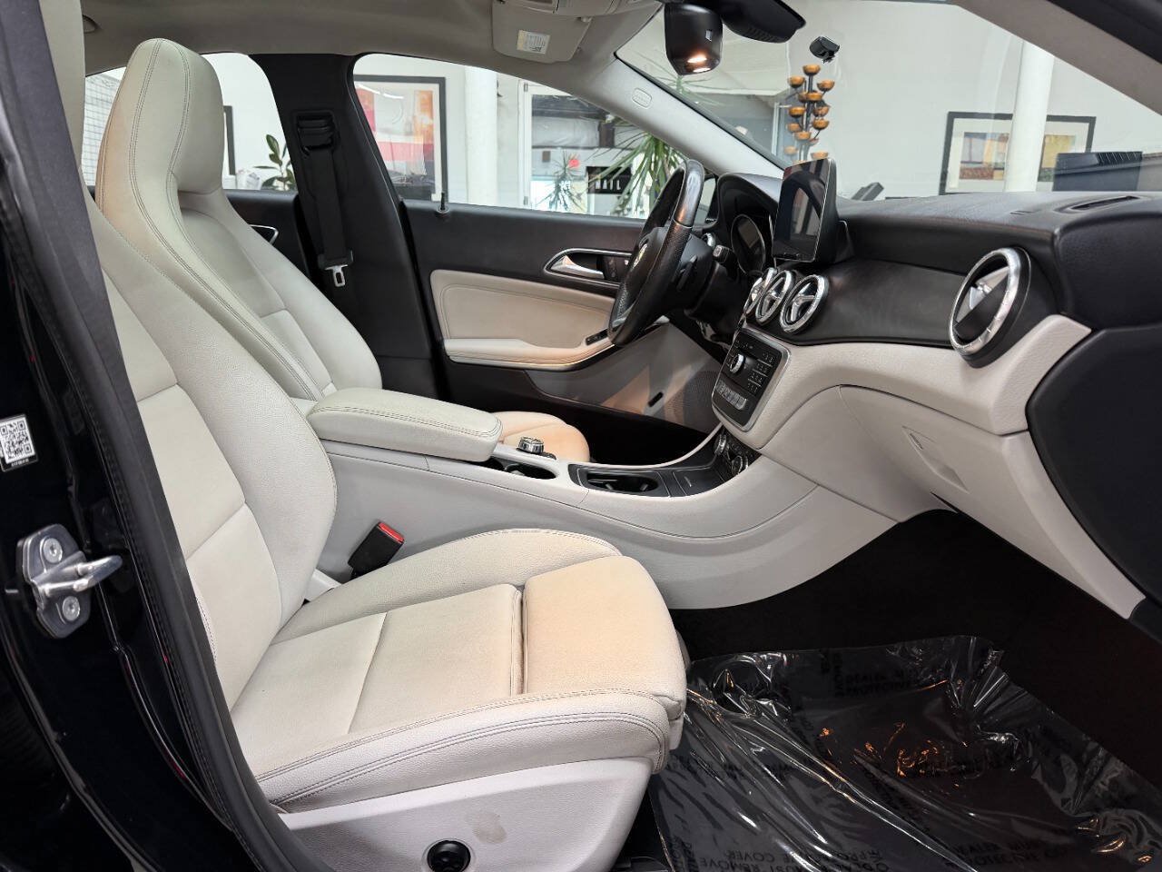 Used 2019 Mercedes-Benz CLA 250 4MATIC image 17