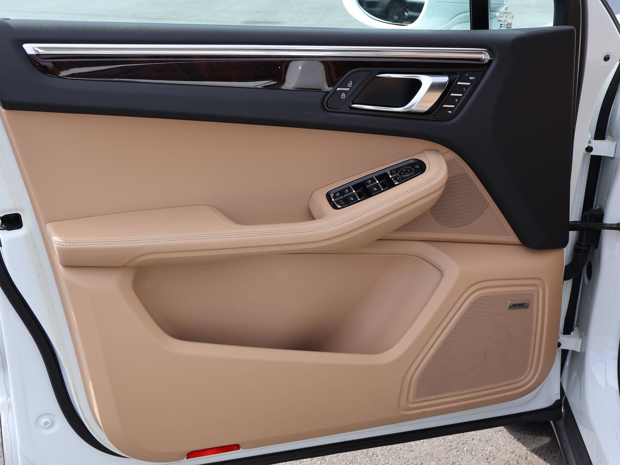 Certified 2026 Porsche Macan AWD/4WD image 15