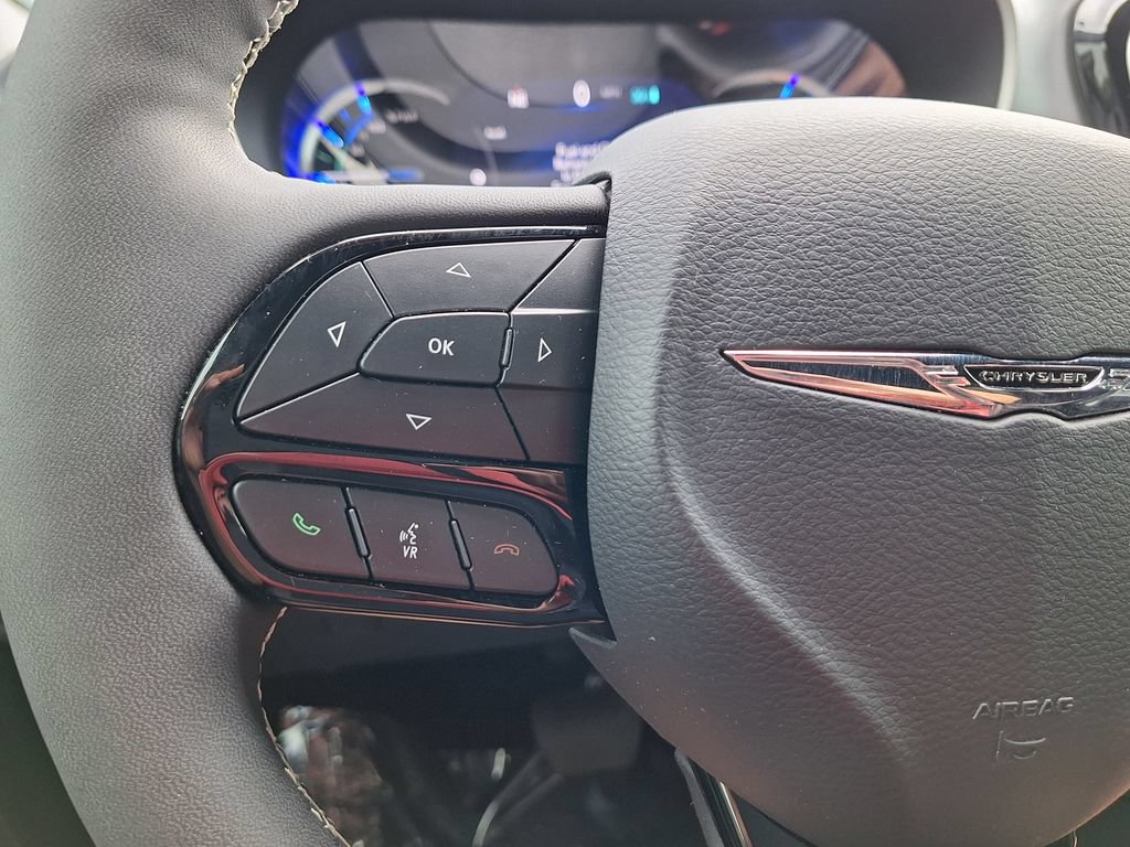 Used 2022 Chrysler Pacifica Touring-L w/ S Appearance Package FWD image 17