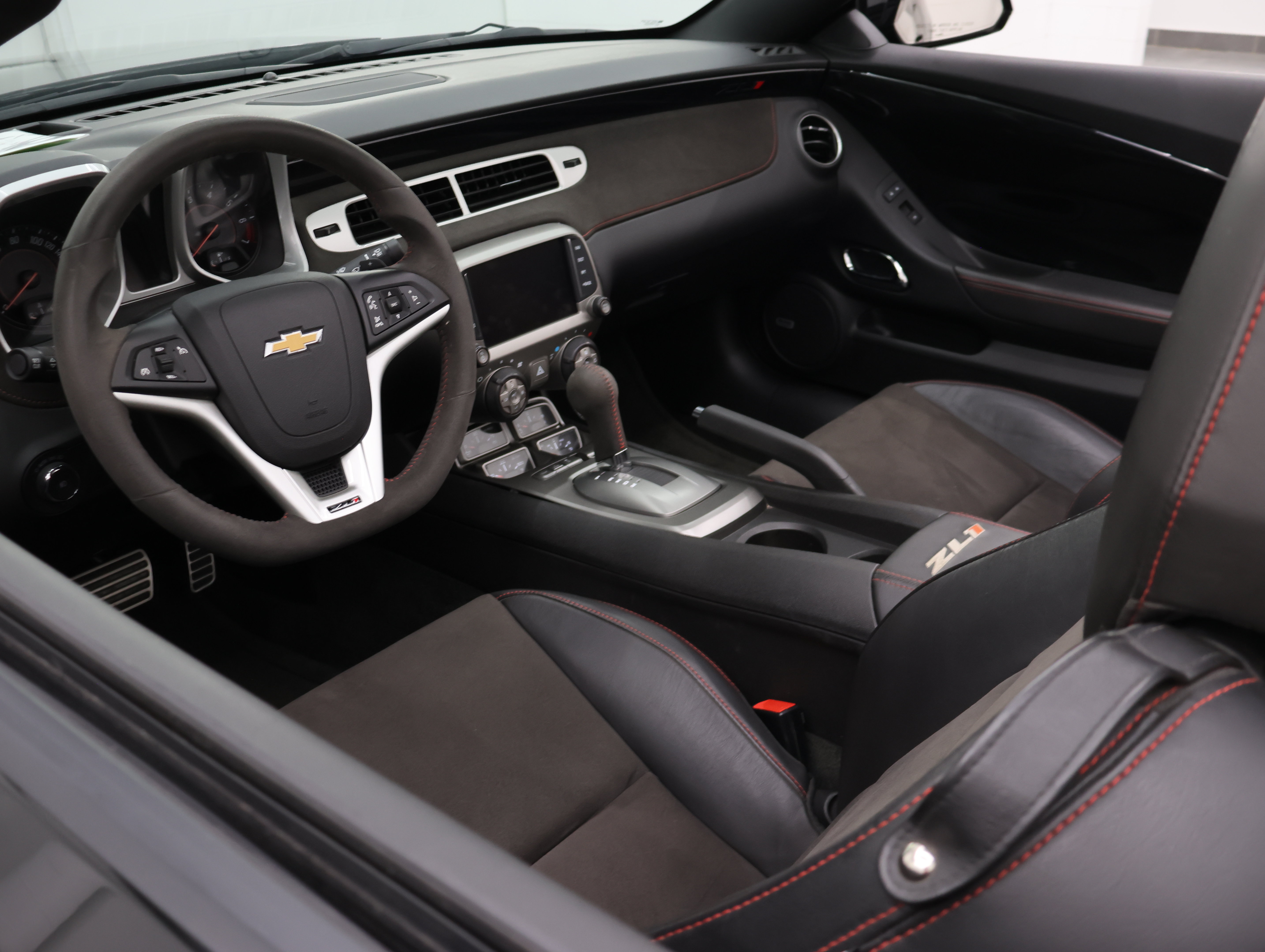 Used 2015 Chevrolet Camaro ZL1 RWD image 61