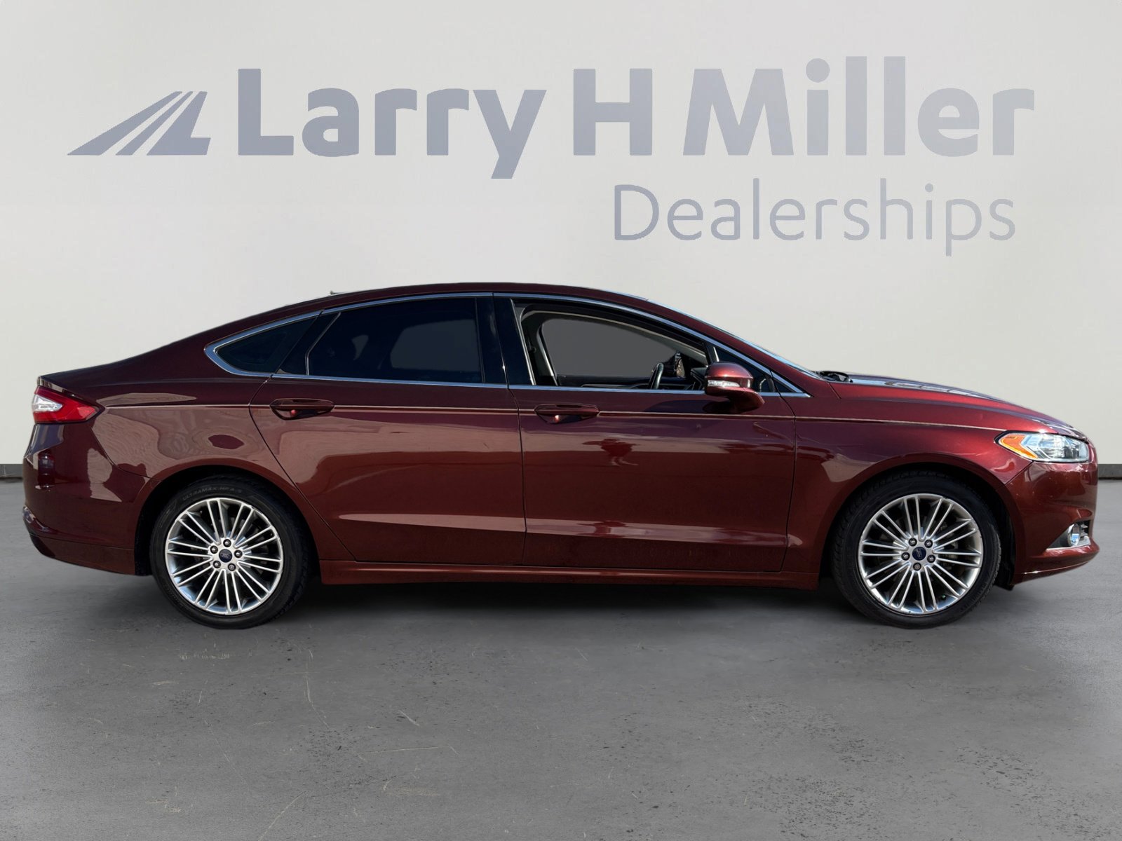 Used 2015 Ford Fusion SE w/ Equipment Group 202A image 6