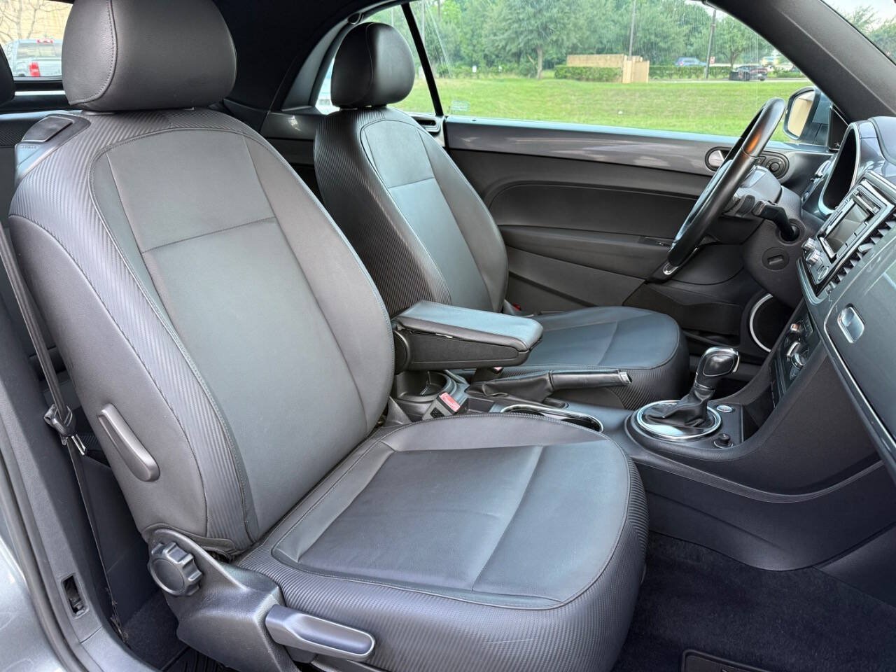 Used 2013 Volkswagen Beetle TDI FWD image 17
