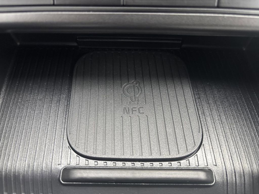 Used 2024 Hyundai Kona Limited image 25