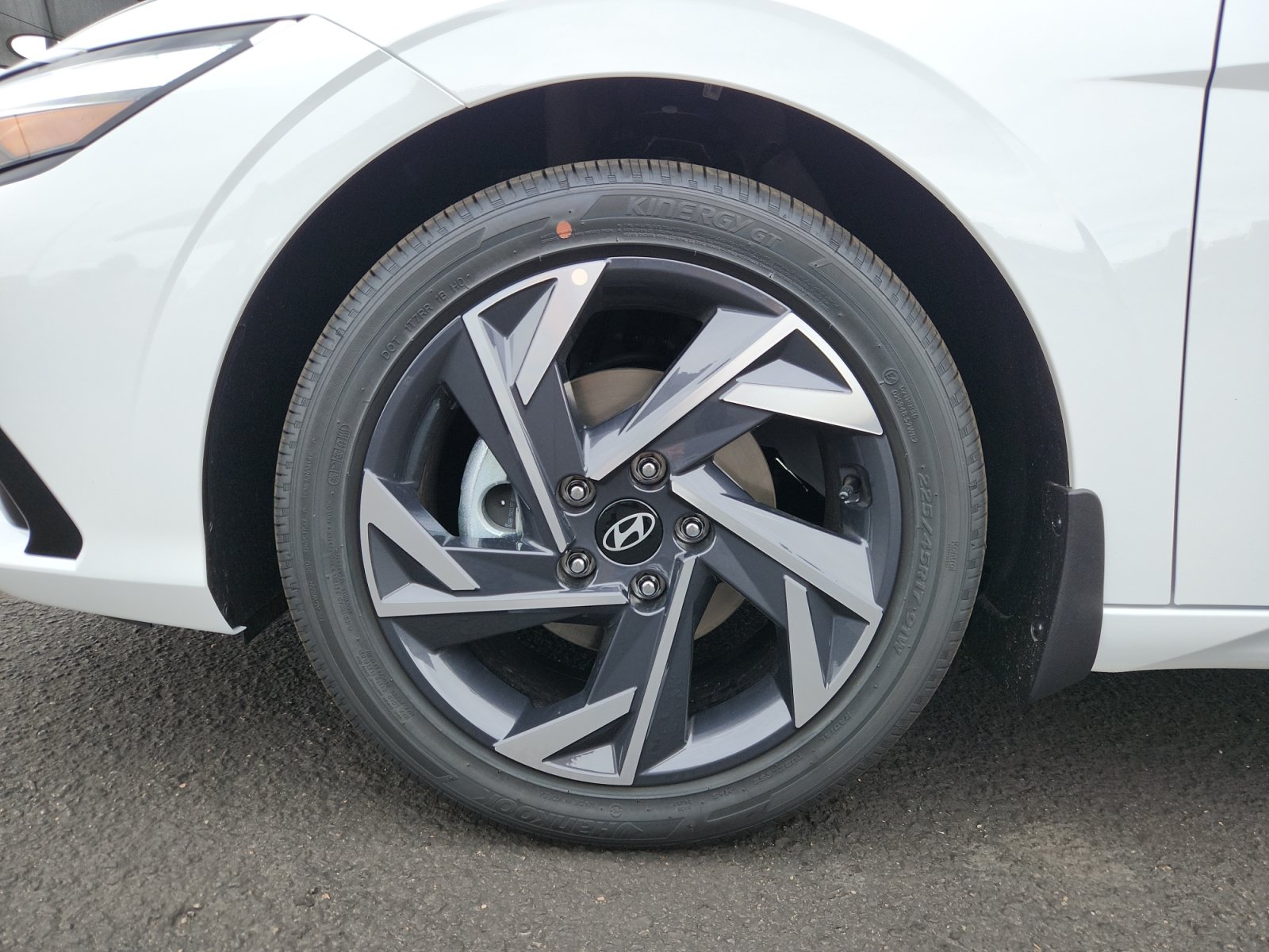 New 2026 Hyundai Elantra Limited FWD image 26