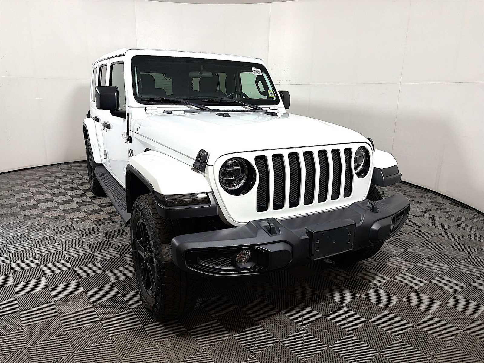 Used 2021 Jeep Wrangler Unlimited Sahara AWD/4WD image 2