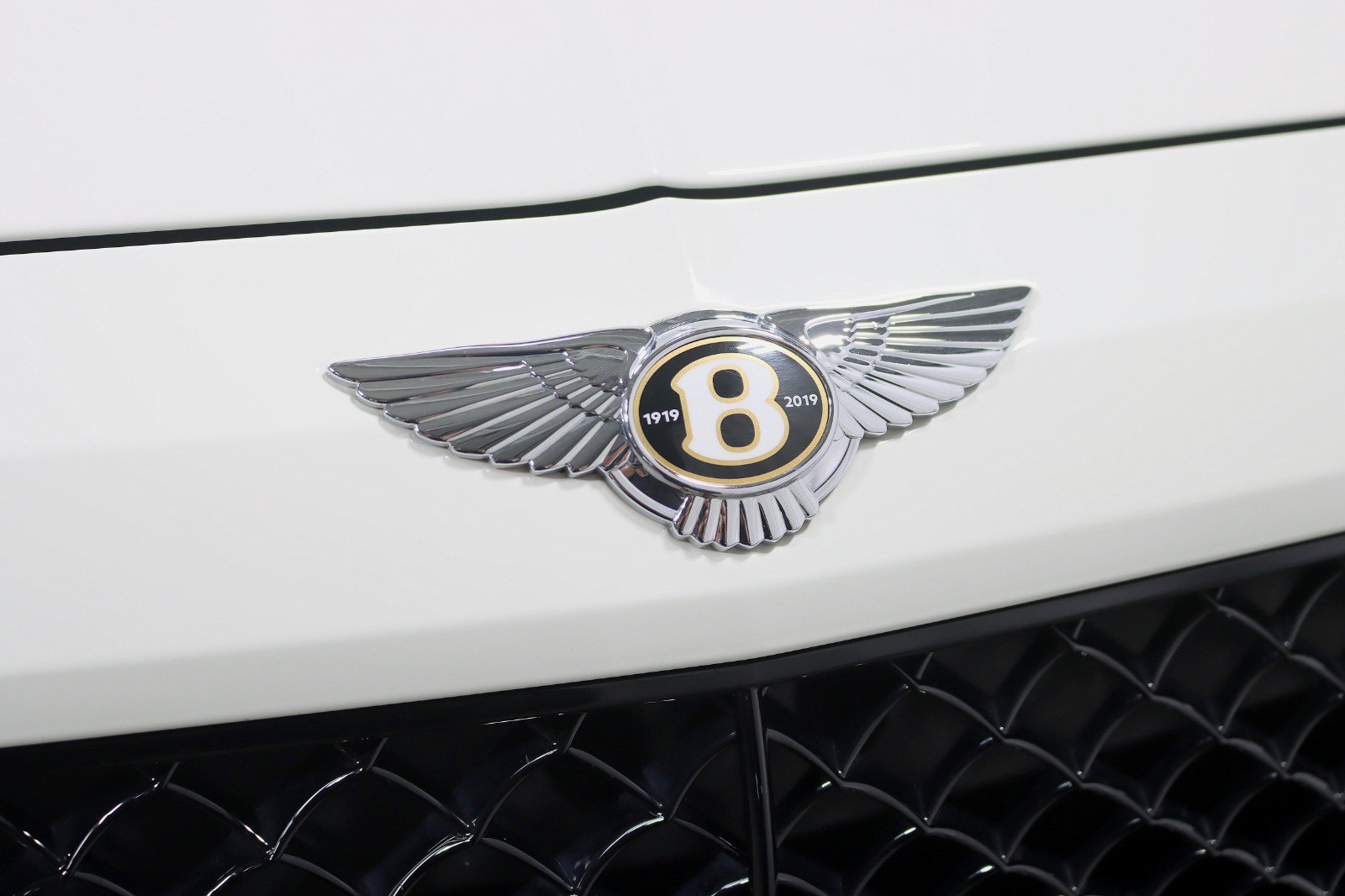 Used 2020 Bentley Bentayga Design Series AWD/4WD image 7