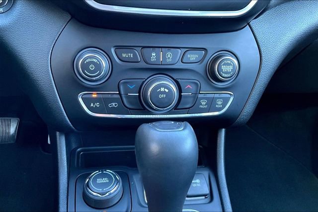 Used 2020 Jeep Cherokee Latitude Lux w/ Quick Order Package 2YH Lux image 24