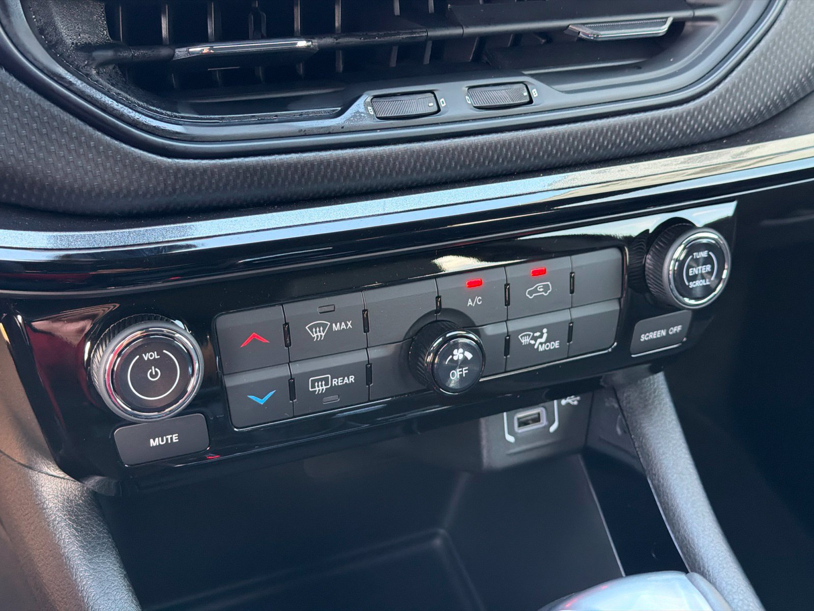 New 2027 Jeep Compass Latitude AWD/4WD image 23