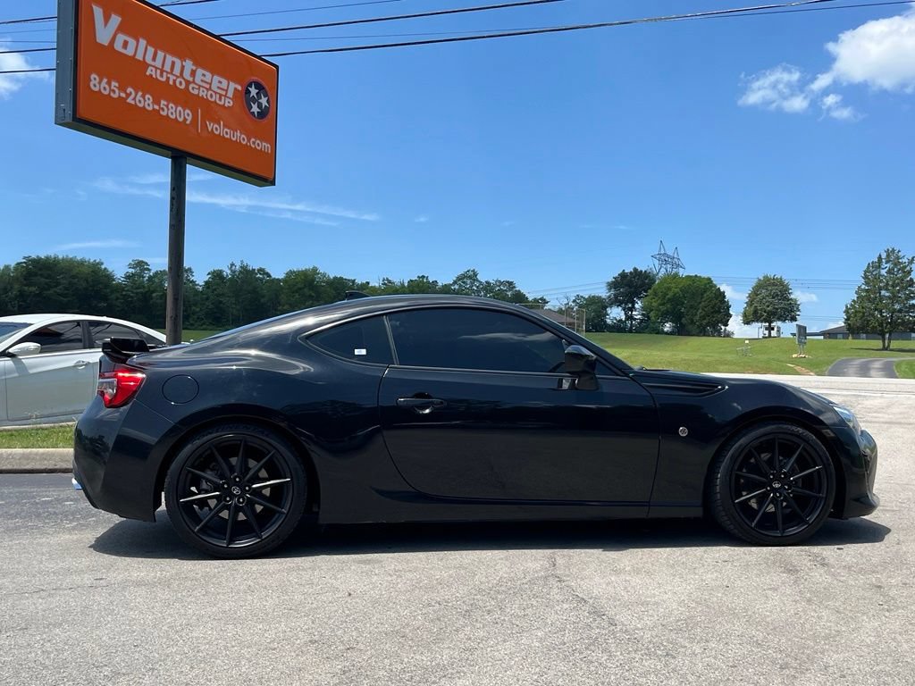Used 2019 Toyota 86 RWD image 11