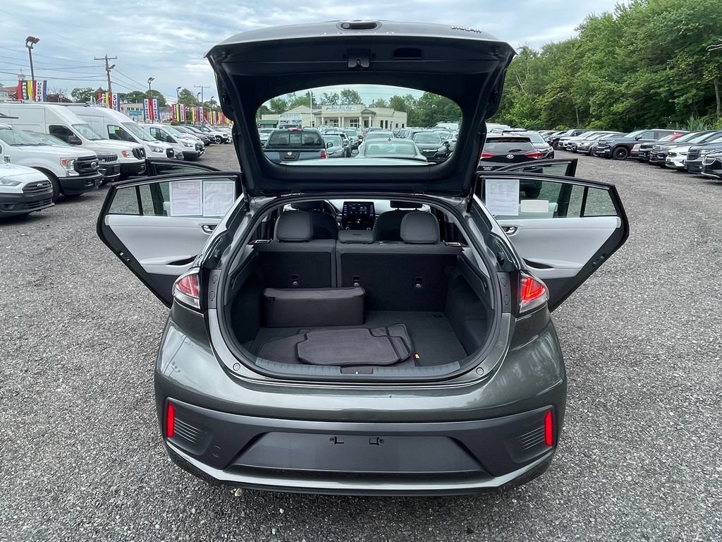 Used 2020 Hyundai Ioniq SE FWD image 24