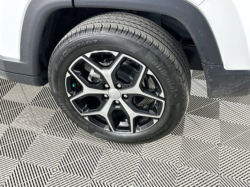 Certified 2024 Jeep Compass Limited image 39