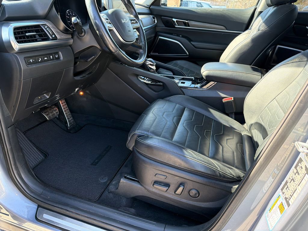 Used 2022 Kia Telluride SX w/ SX Prestige Package AWD/4WD image 9