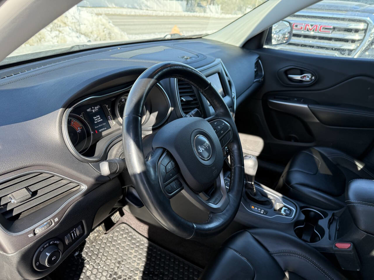 Used 2019 Jeep Cherokee Latitude Plus w/ Cold Weather Group image 19