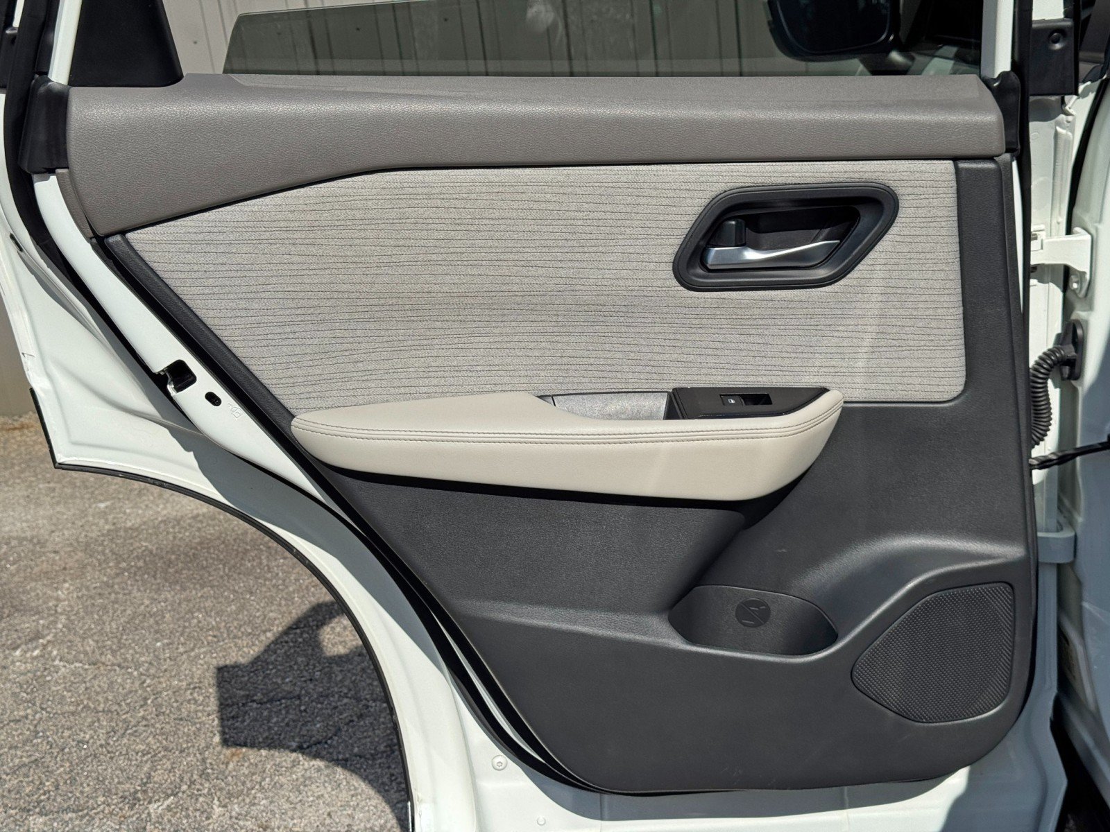Used 2022 Nissan Rogue SV FWD image 37