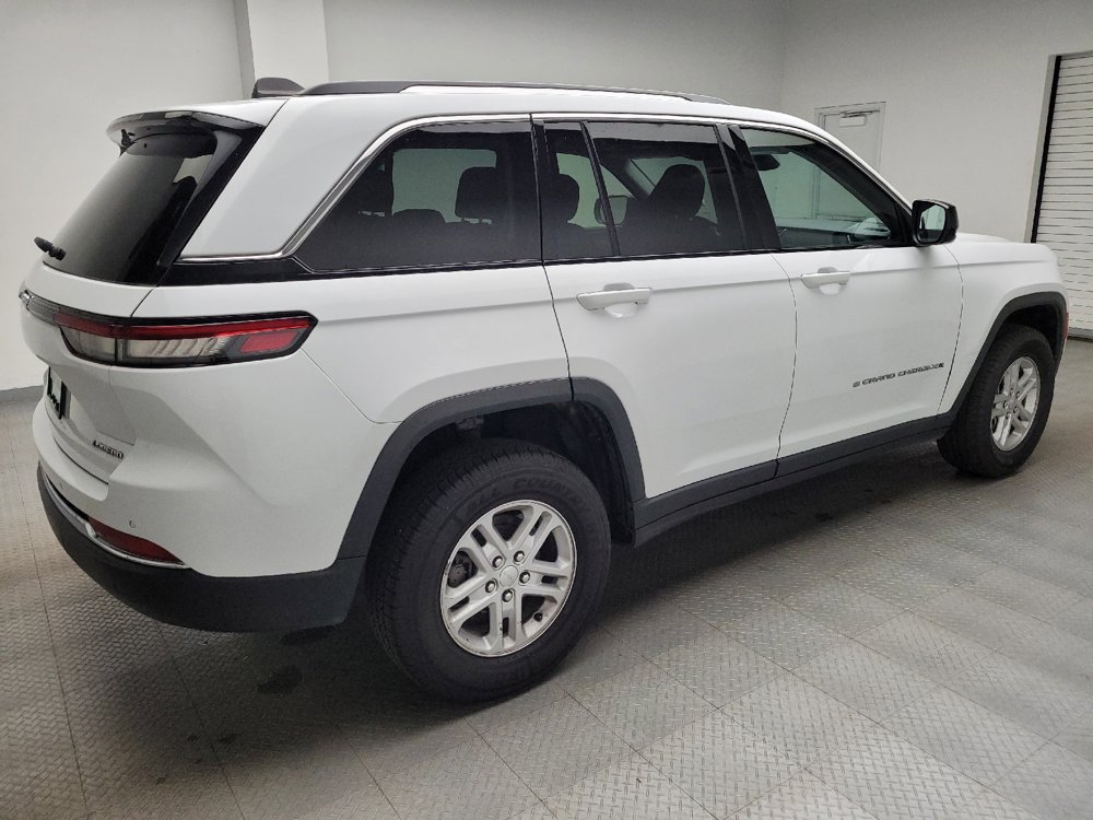 Used 2023 Jeep Grand Cherokee Laredo AWD/4WD image 10