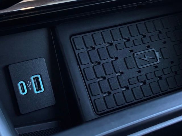 Used 2023 Ford F150 Raptor w/ Raptor Carbon Fiber Package image 41