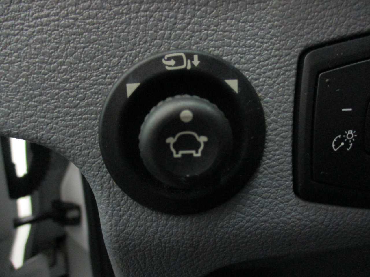 Used 2018 Ford Transit 150 XLT image 16