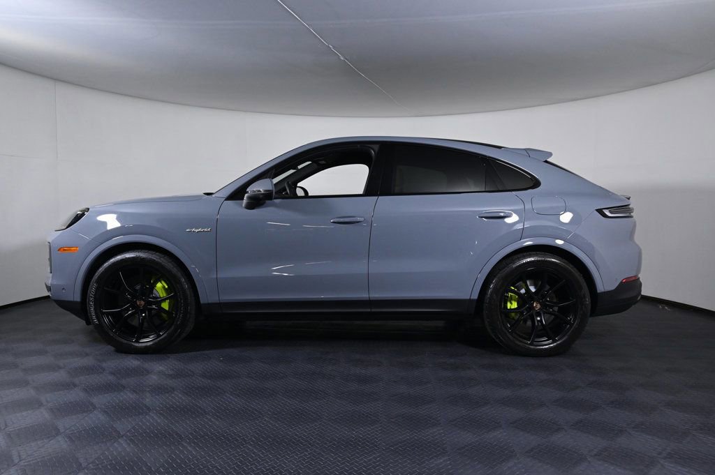 Certified 2026 Porsche Cayenne E-Hybrid Coupe image 2