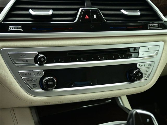 Used 2017 BMW 750i image 23