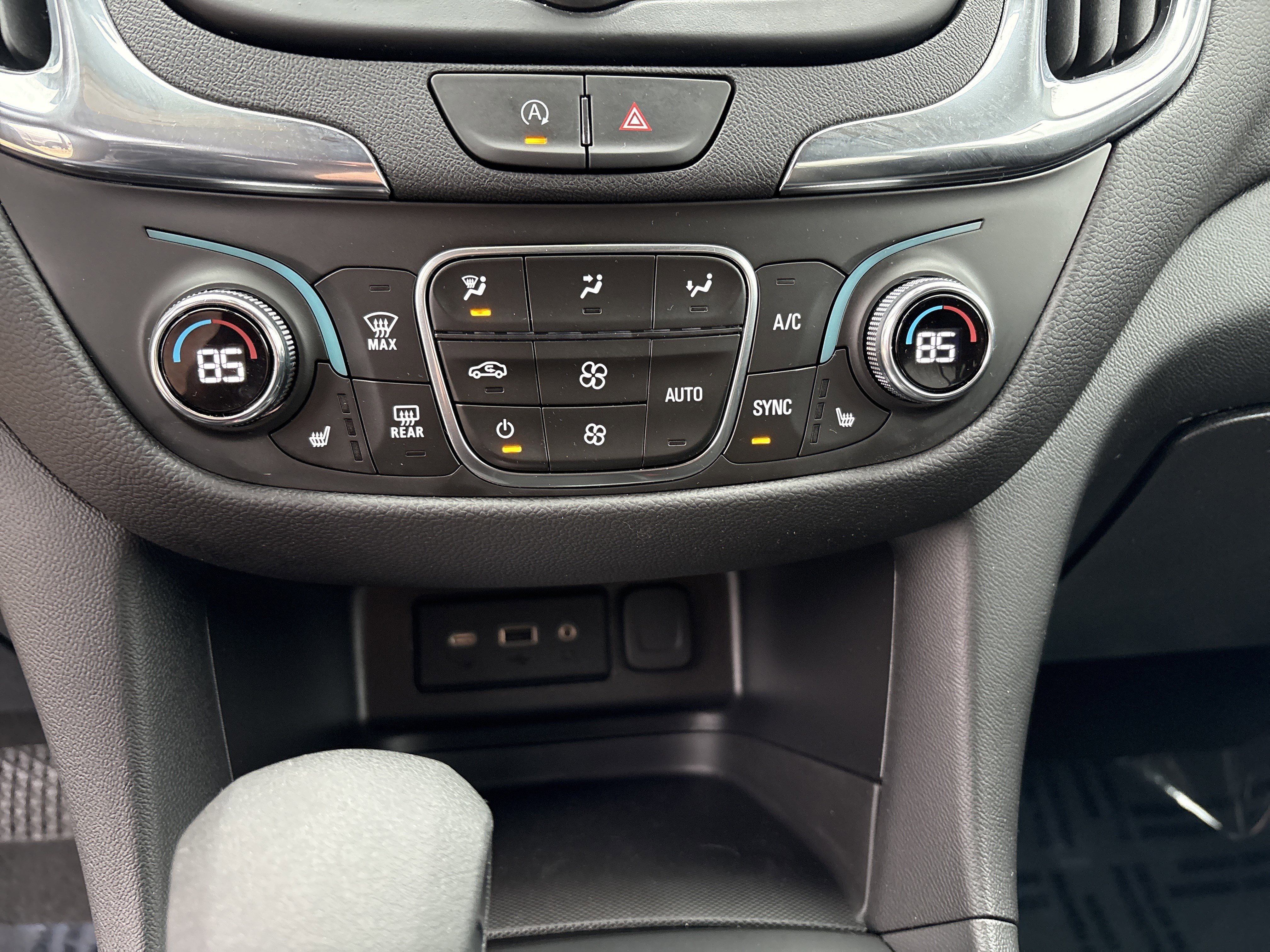 Used 2024 Chevrolet Equinox LT w/ LPO, Floor Liner Package FWD image 23
