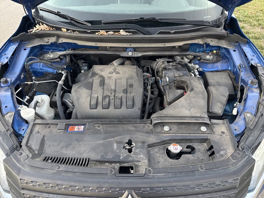 Used 2022 Mitsubishi Eclipse Cross FWD image 12