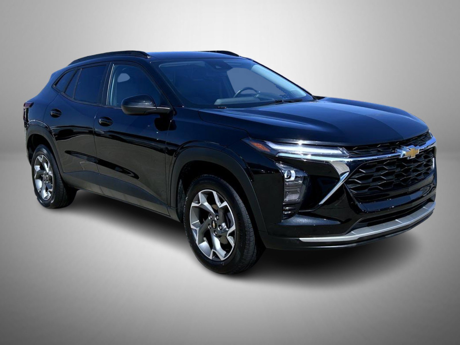 Used 2025 Chevrolet Trax LT w/ LT Convenience Package FWD image 3