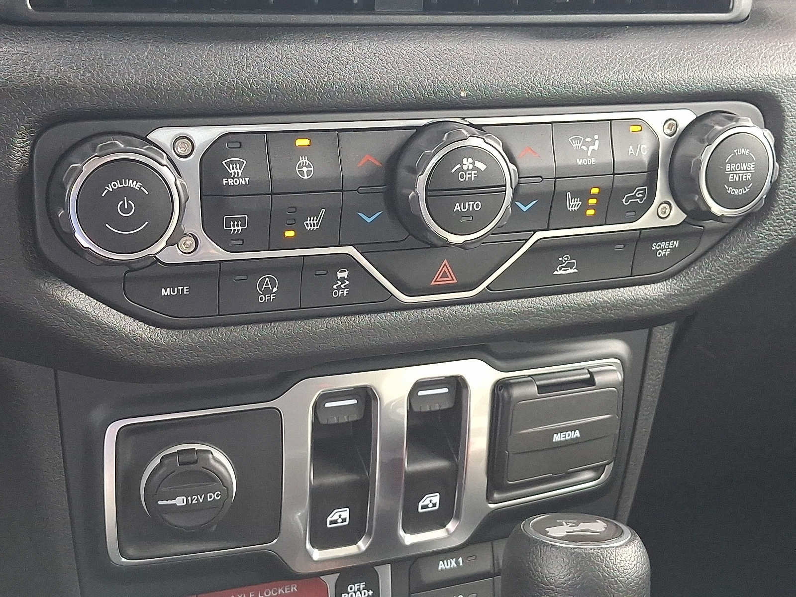 Used 2024 Jeep Wrangler Sport AWD/4WD image 15