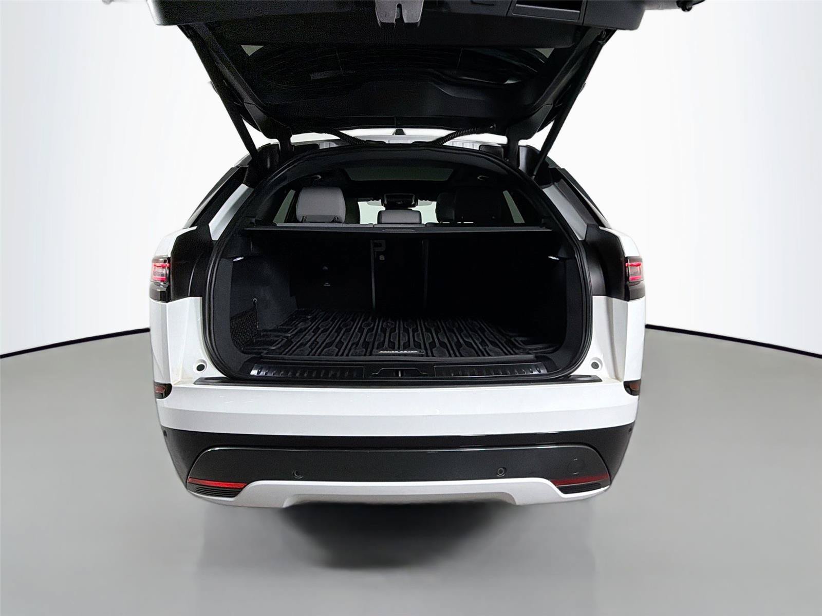 Certified 2026 Land Rover Range Rover Velar Dynamic SE AWD/4WD image 25