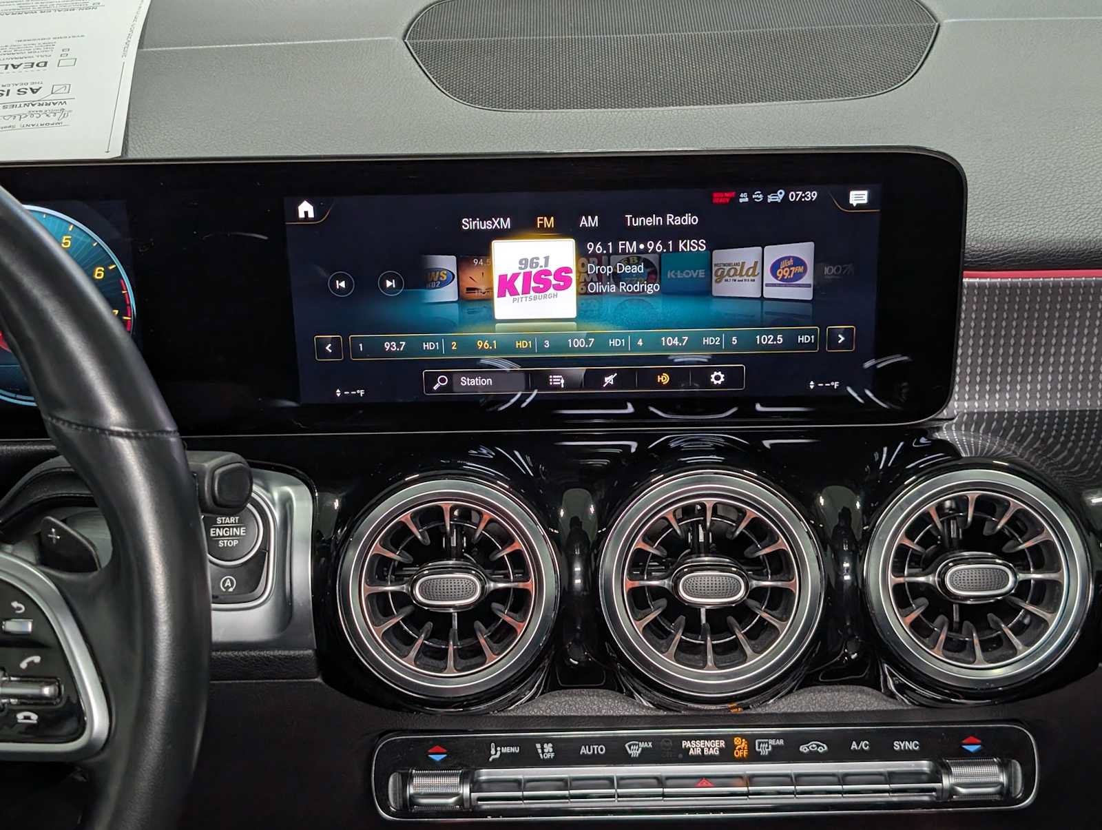 Used 2022 Mercedes-Benz GLB 250 4MATIC image 19