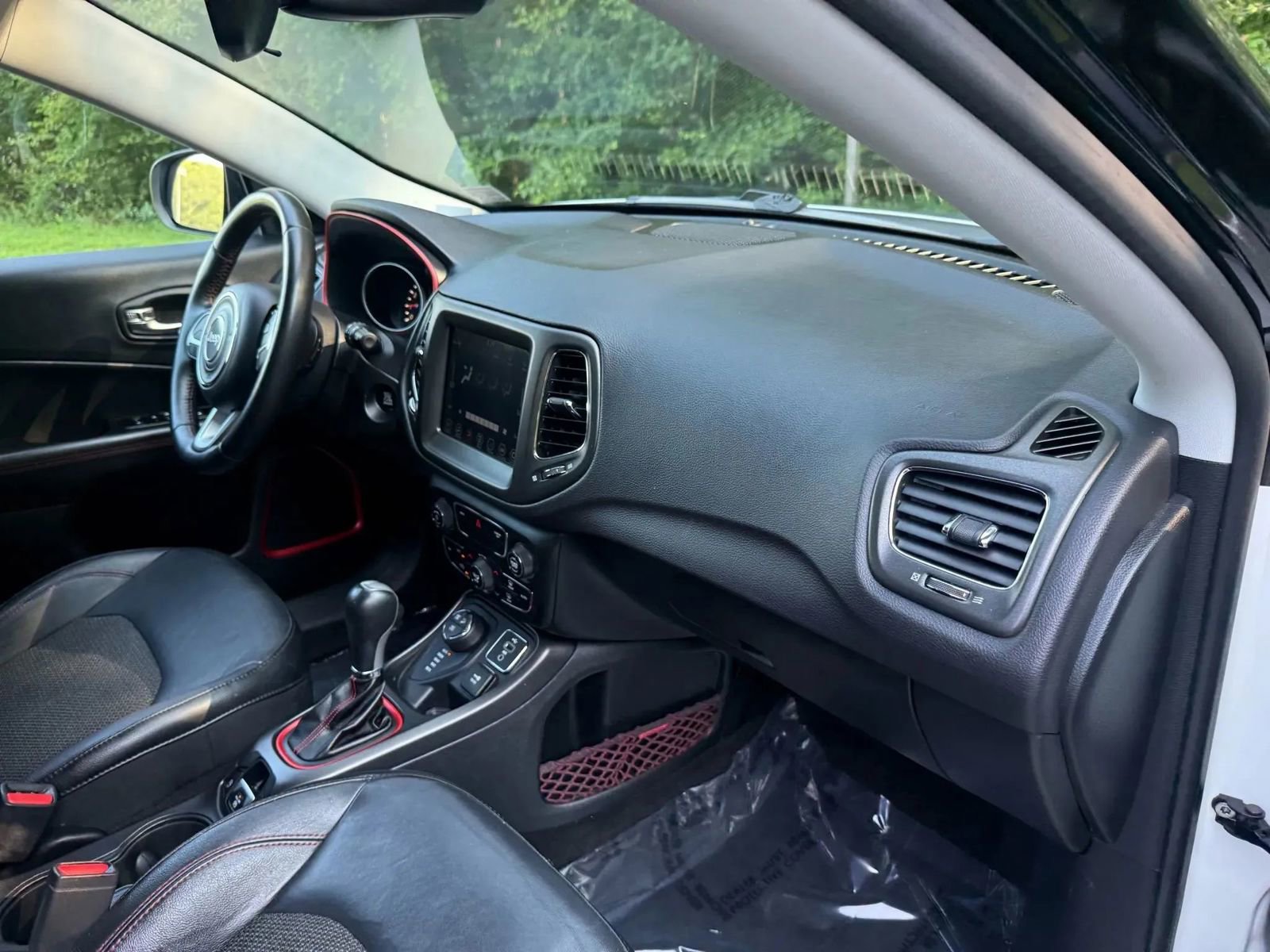 Used 2018 Jeep Compass Trailhawk AWD/4WD image 19