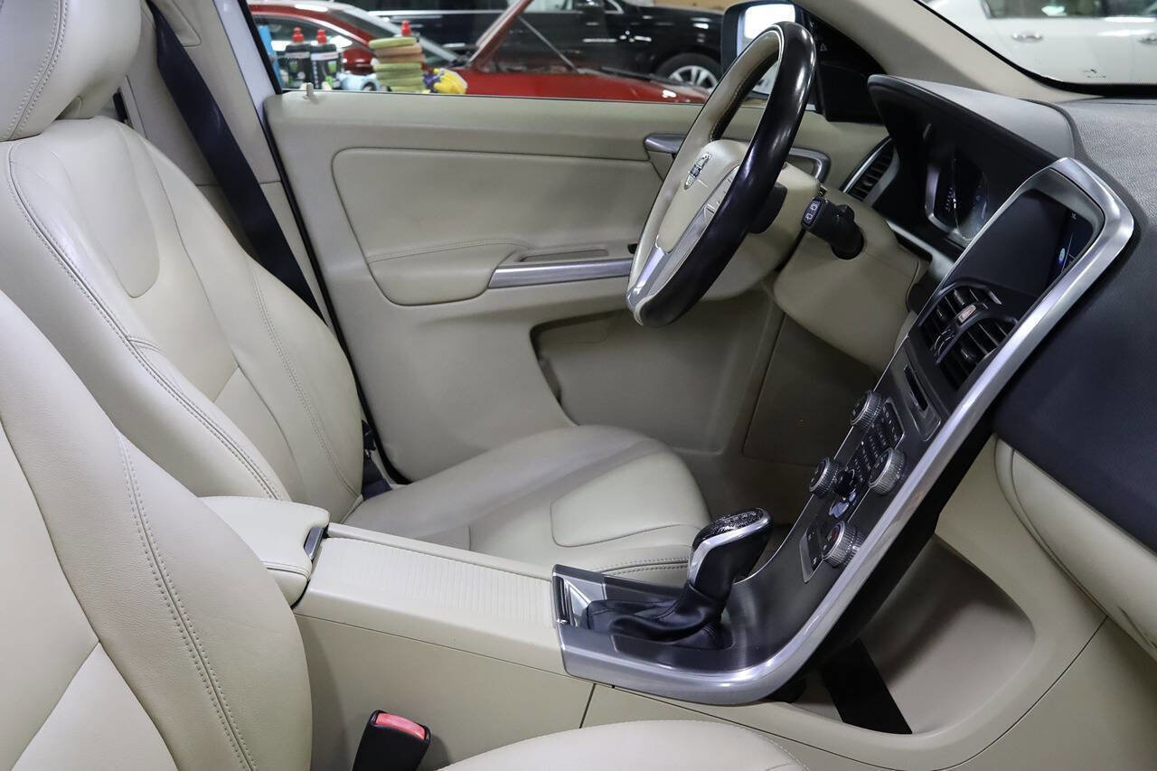 Used 2016 Volvo XC60 T5 Premier image 28
