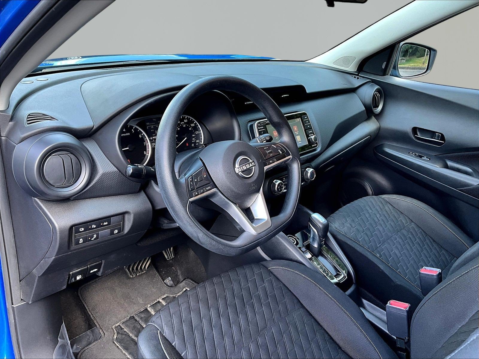 Used 2022 Nissan Kicks S FWD image 17