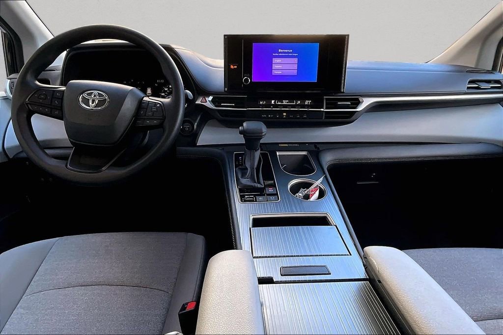 Certified 2026 Toyota Sienna LE image 7