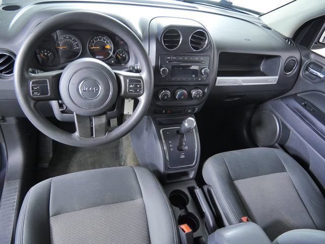 Used 2015 Jeep Compass Sport w/ Power Value Group AWD/4WD image 2