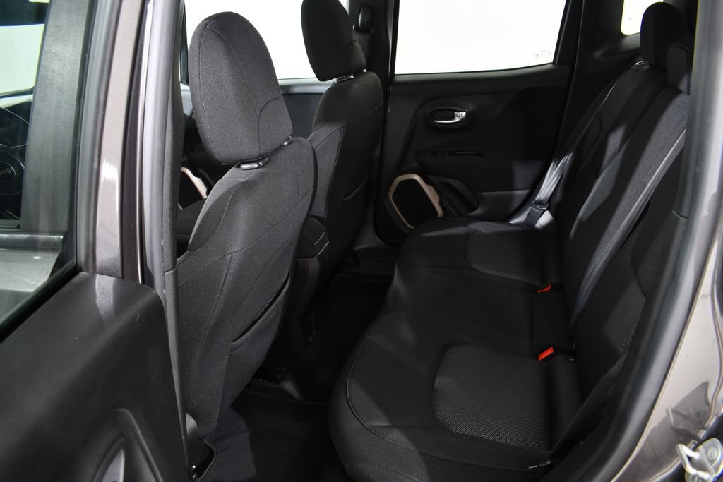 Used 2017 Jeep Renegade Latitude AWD/4WD image 16