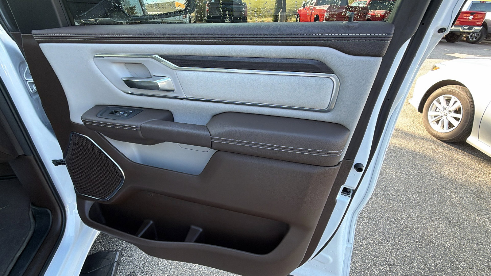 Used 2026 RAM 1500 Laramie AWD/4WD image 18
