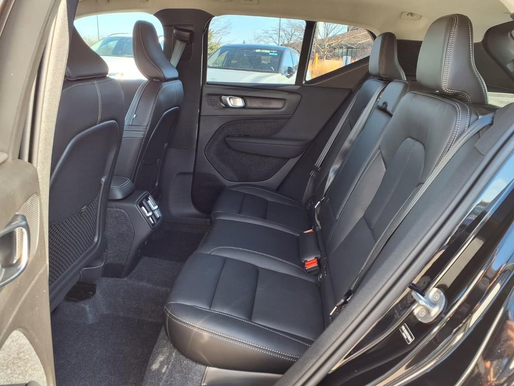 New 2026 Volvo XC40 B5 Plus w/ Climate Package AWD/4WD image 8
