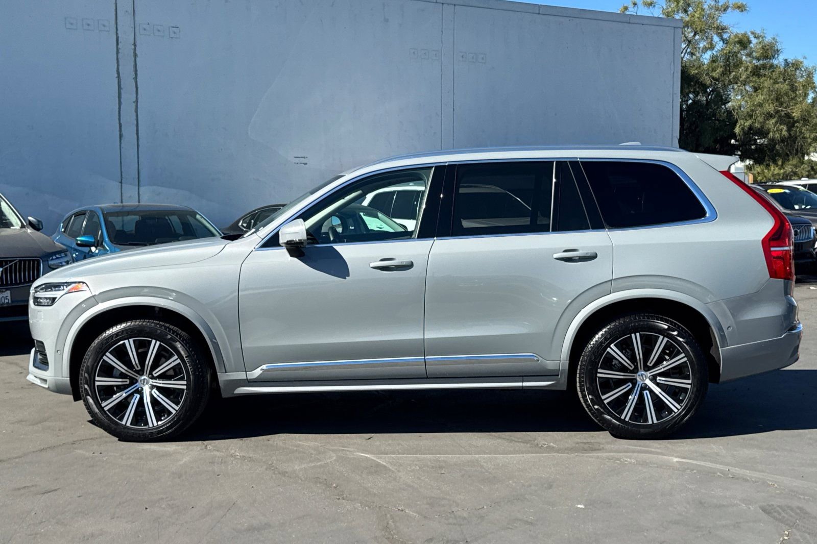 Used 2025 Volvo XC90 B6 Plus image 5