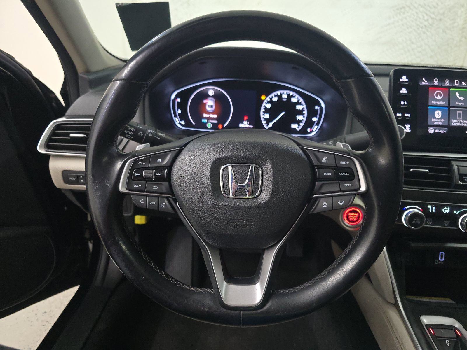 Used 2018 Honda Accord Touring image 10