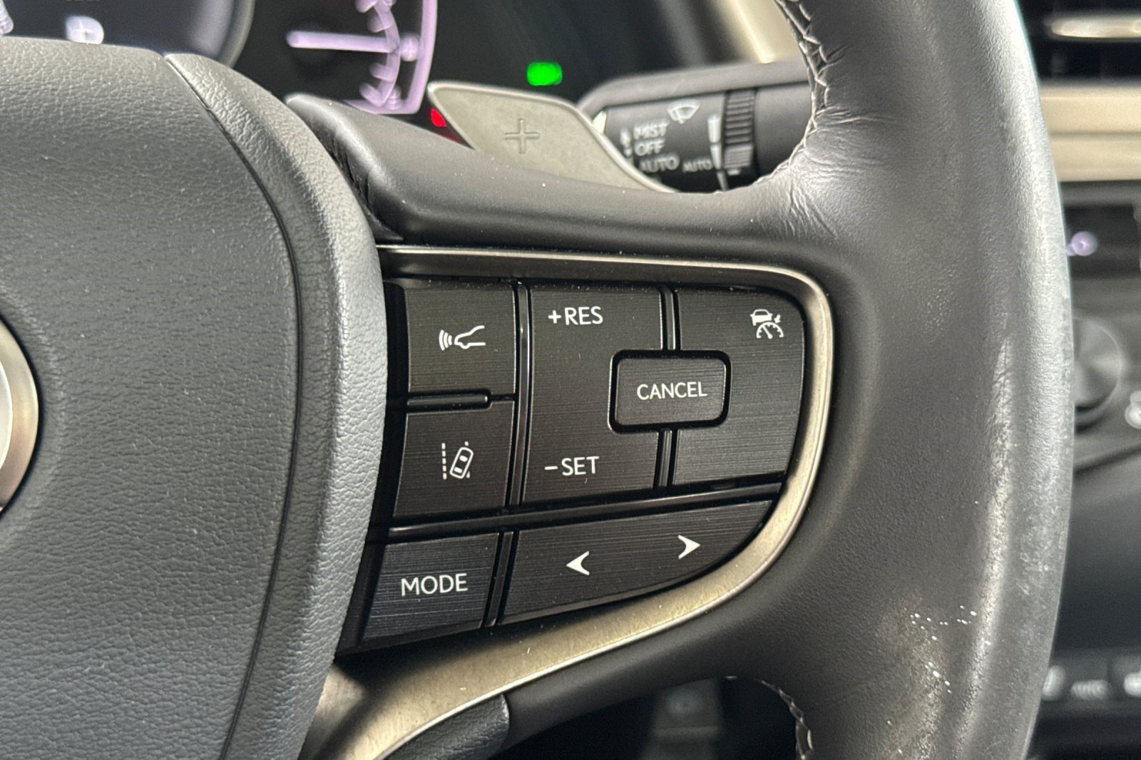 Certified 2020 Lexus ES 300h w/ Premium Package FWD image 30